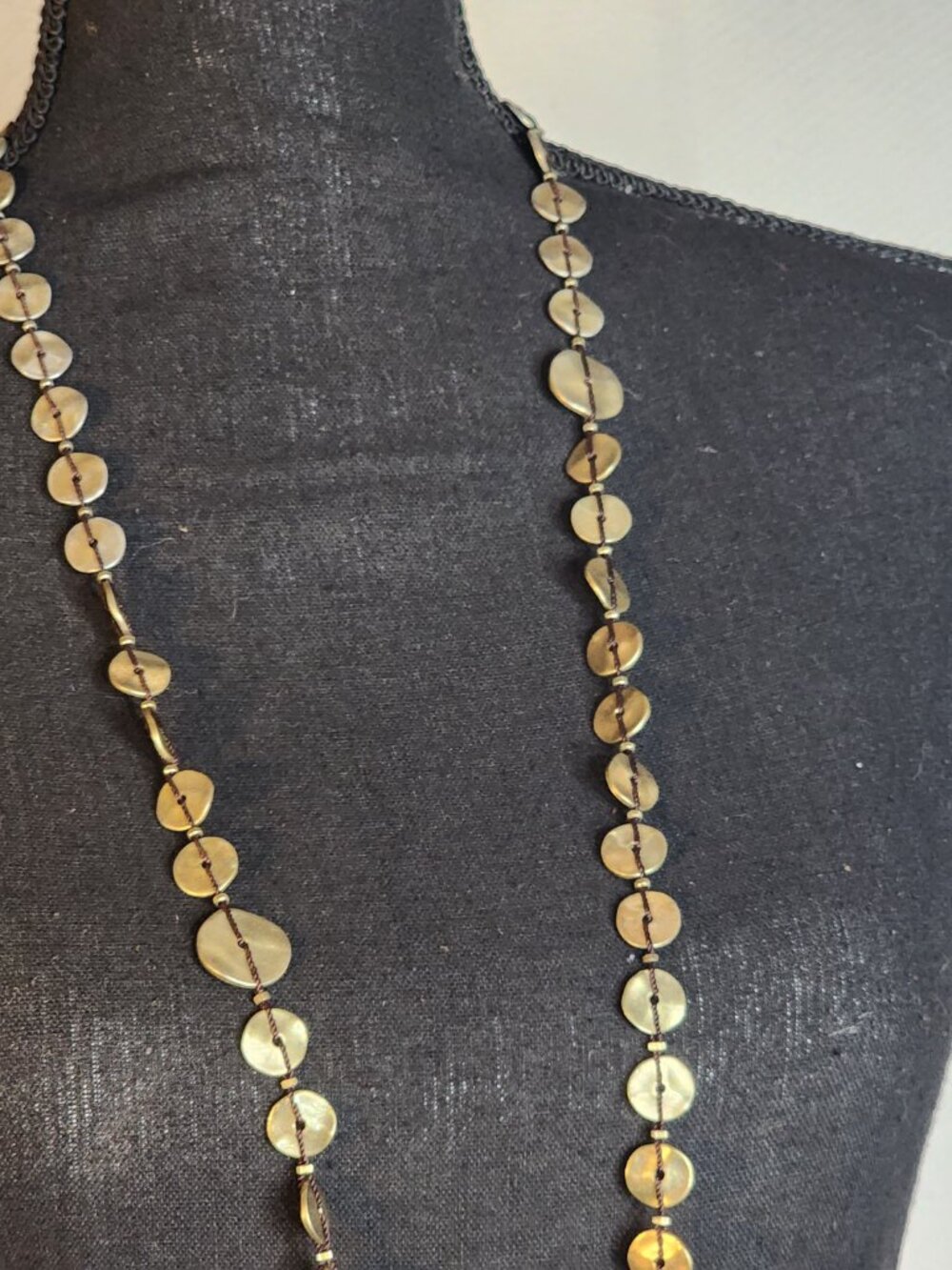 Chico's Old Gold Tone Threaded Metal Circles Long Vintage Adj 40.5" Necklace - Picture 3 of 16